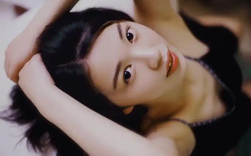 雾港谜案 悬疑片封面